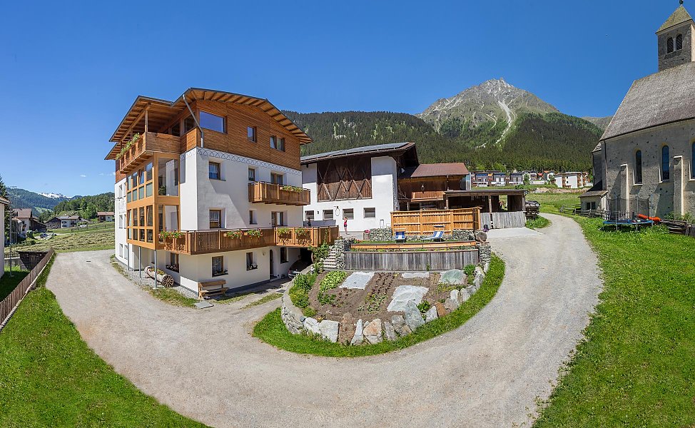 Panoramablick auf den Flickerhof Panoramablick auf den Flickerhof